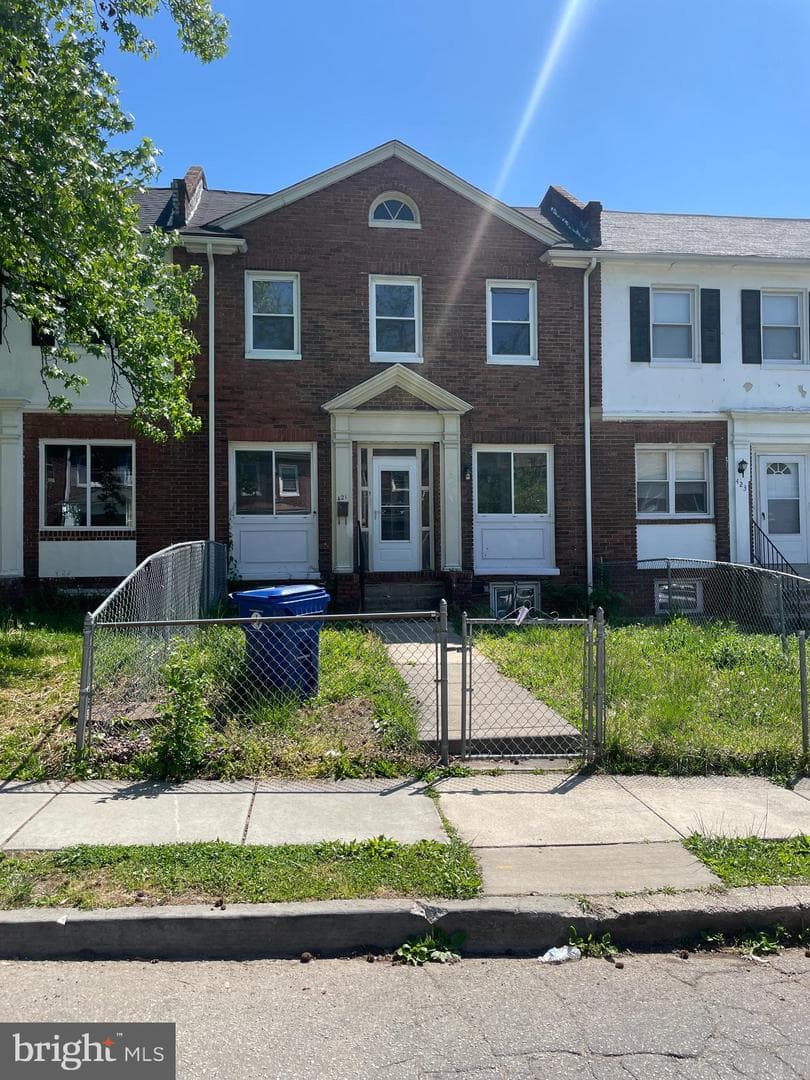 421 Rosecroft Terrace photo 1