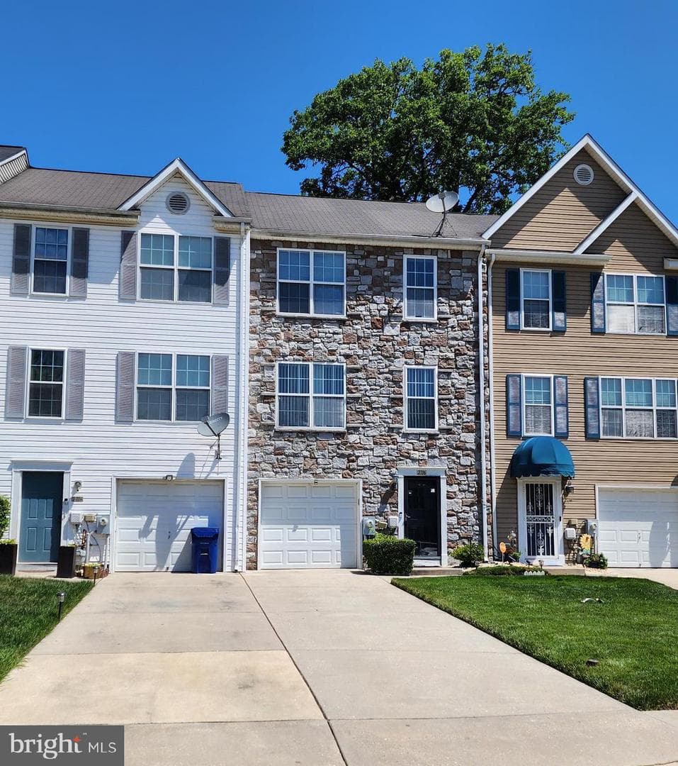 2716 Cylburn Meadows Court photo 1