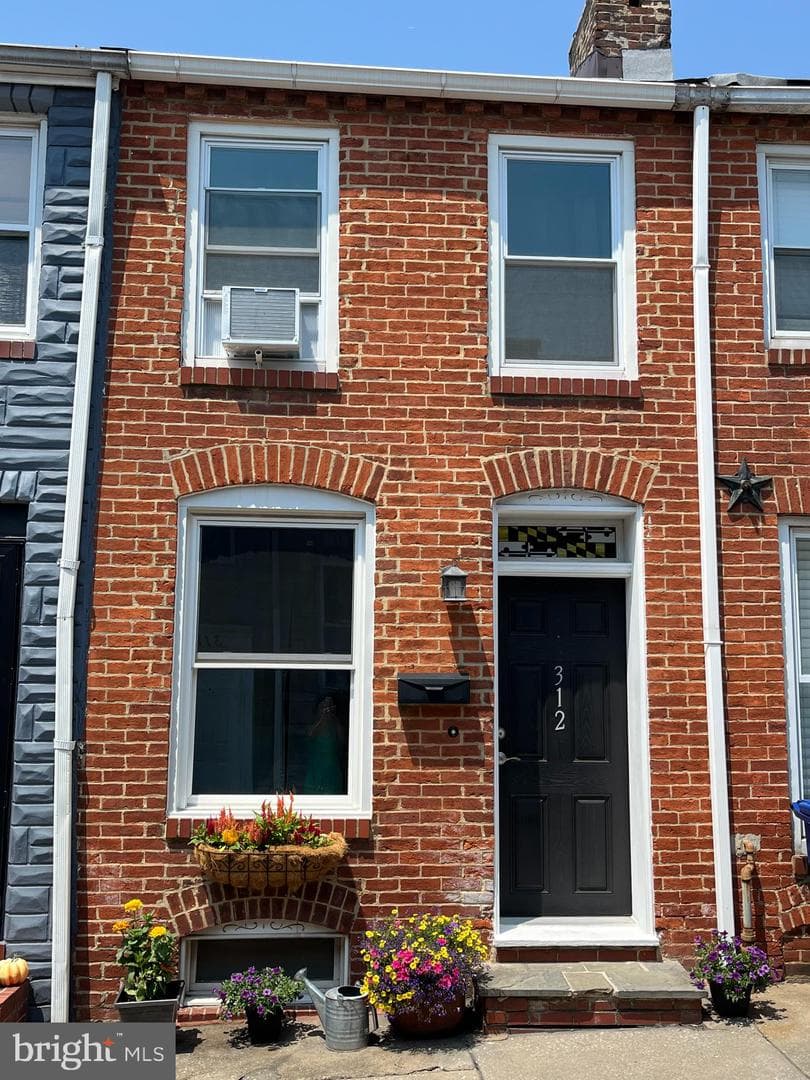 312 S Castle Street photo 1