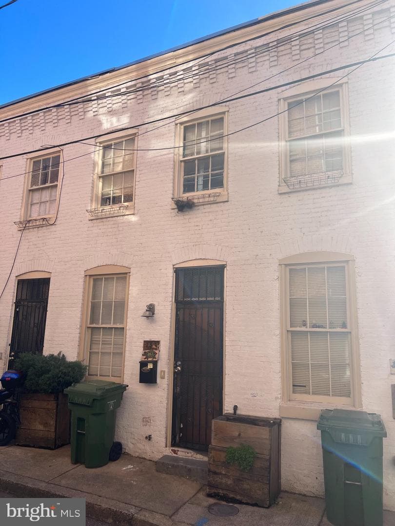 867 Reinhart Street photo 1