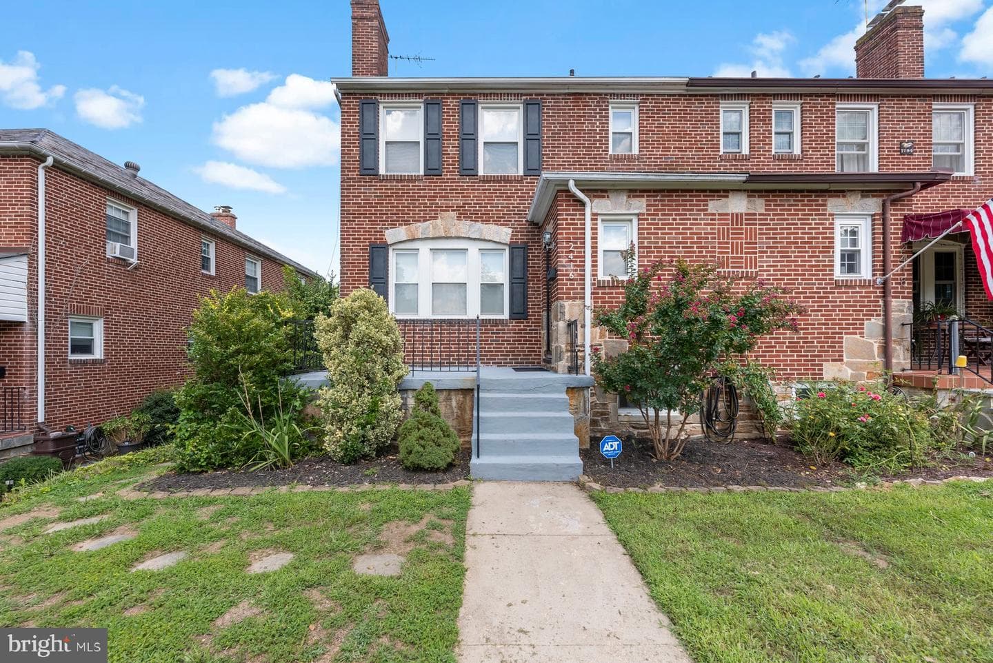 2416 Pelham Avenue photo 1