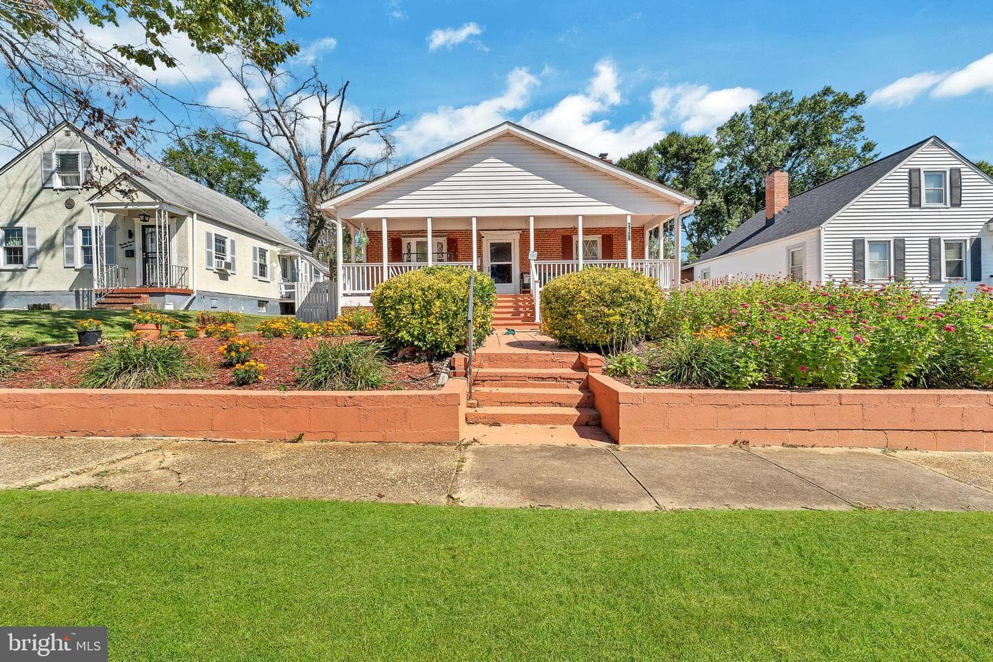 2728 Chesley Avenue photo 1