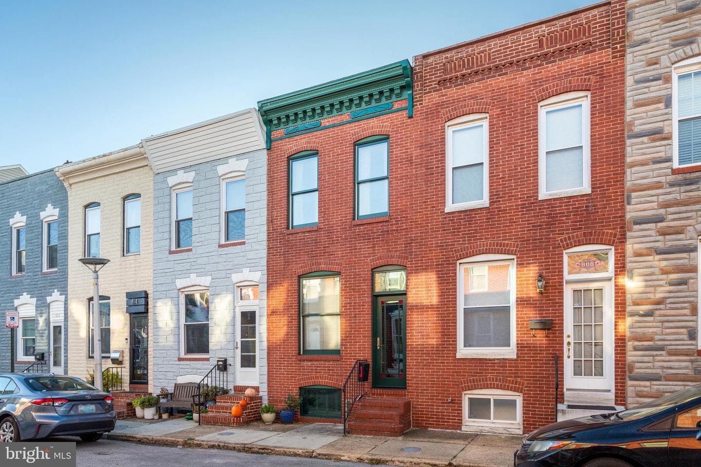 810 S Robinson Street photo 1
