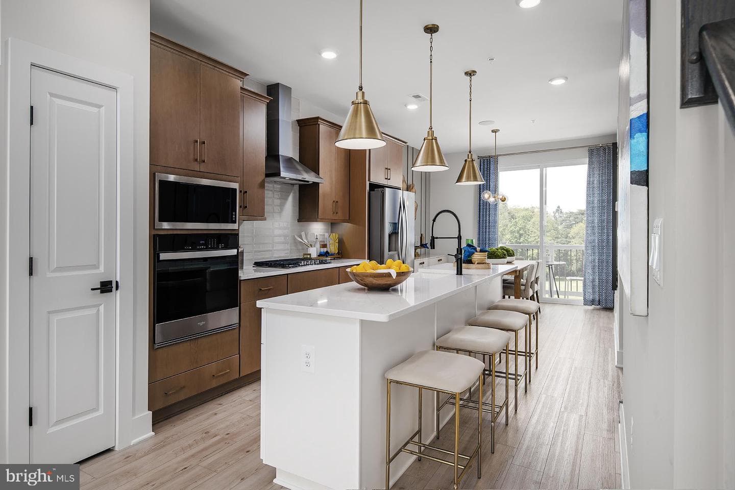 2625 Light Street photo 1