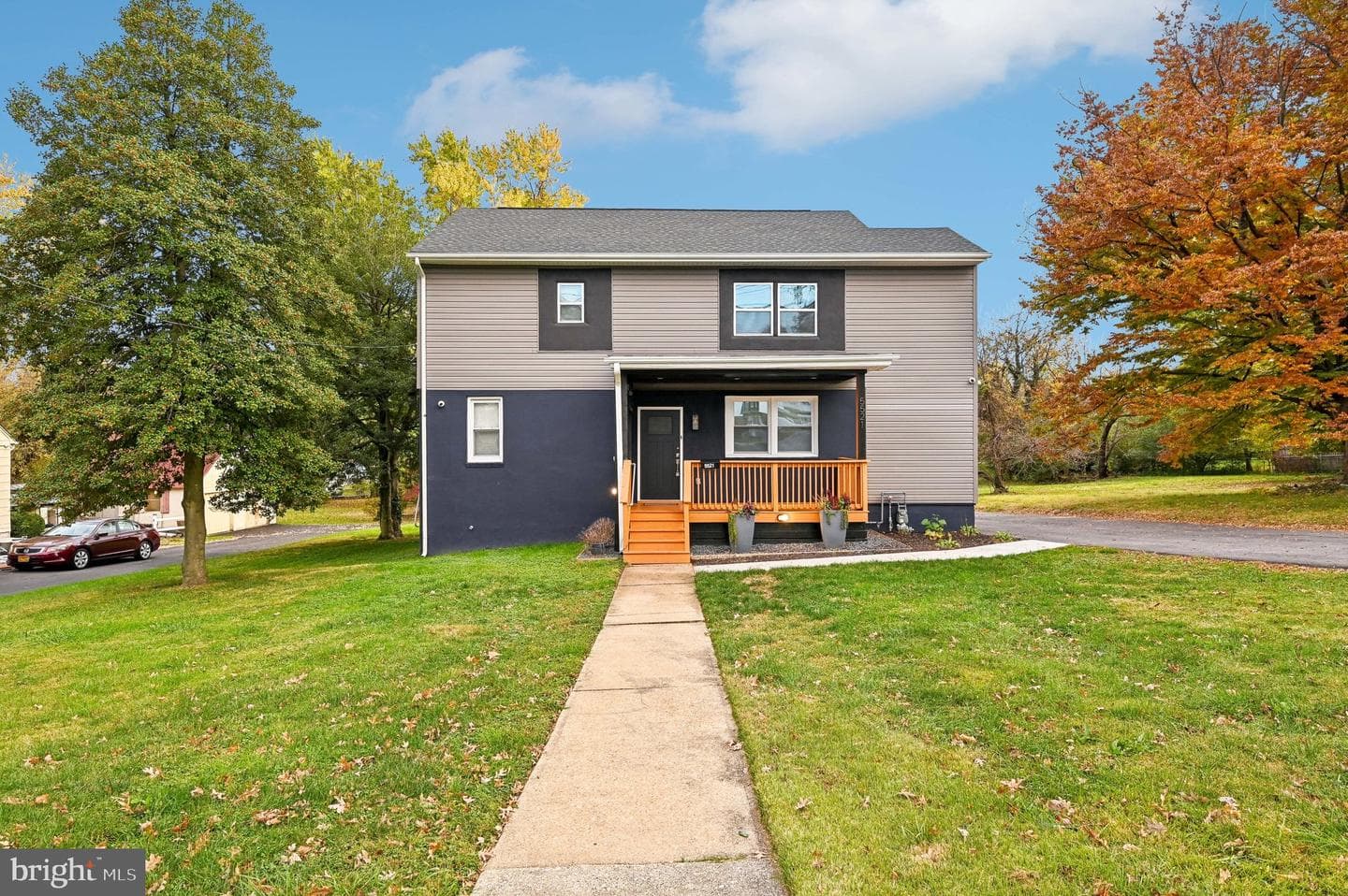 5521 Radecke Avenue photo 1