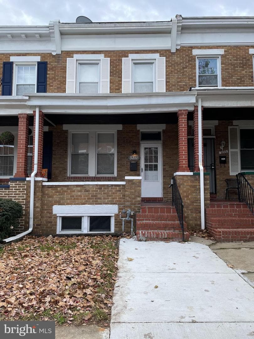 3211 Chesterfield Avenue photo 1
