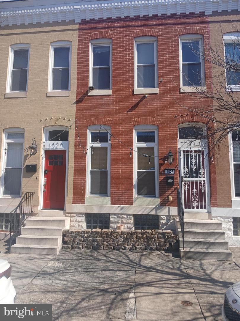 1523 N Bond Street photo 1