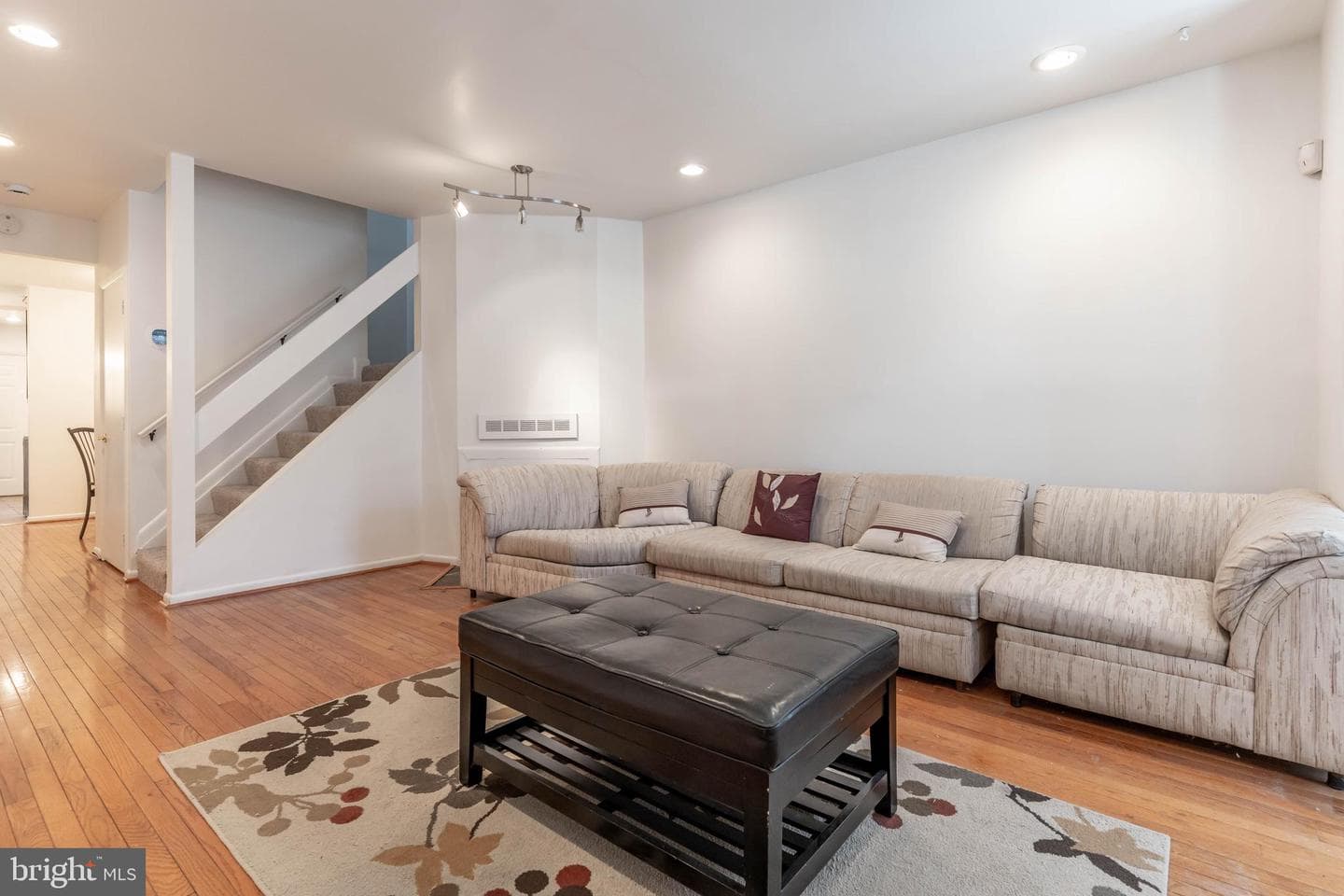 123 Scott Street photo 1