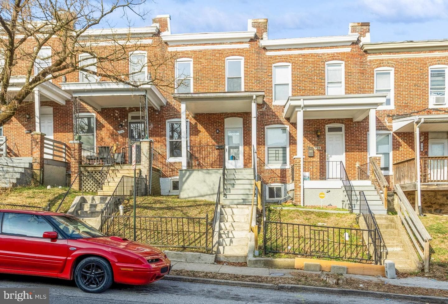 732 Denison Street photo 1