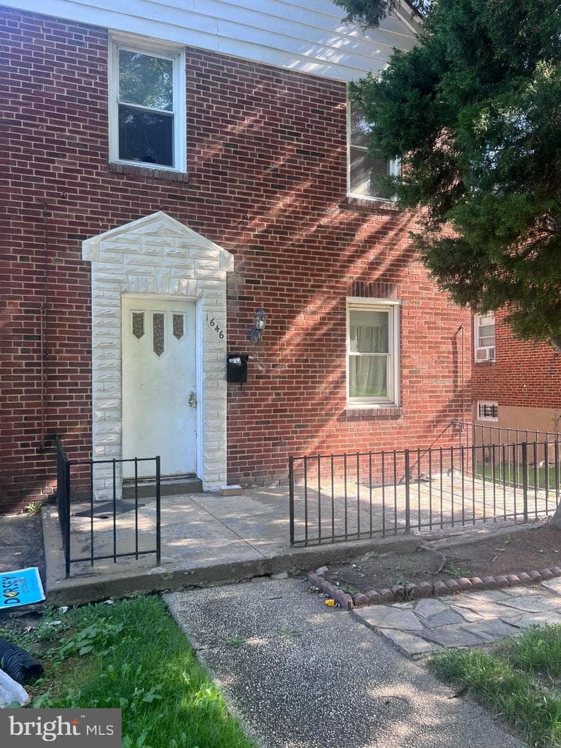 1646 Northwick Road photo 1