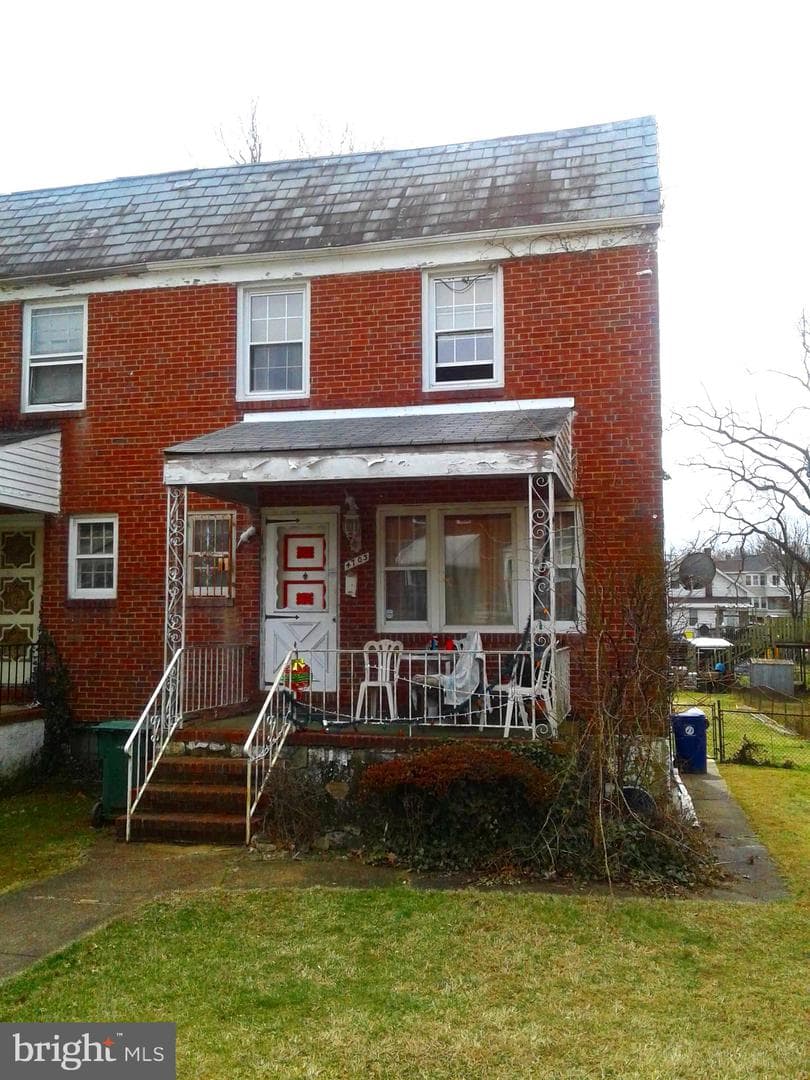 4703 Post Road photo 1