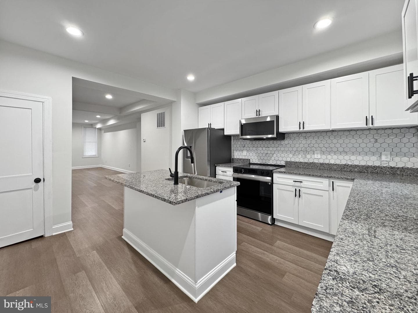 1231 S Carey Street photo 1