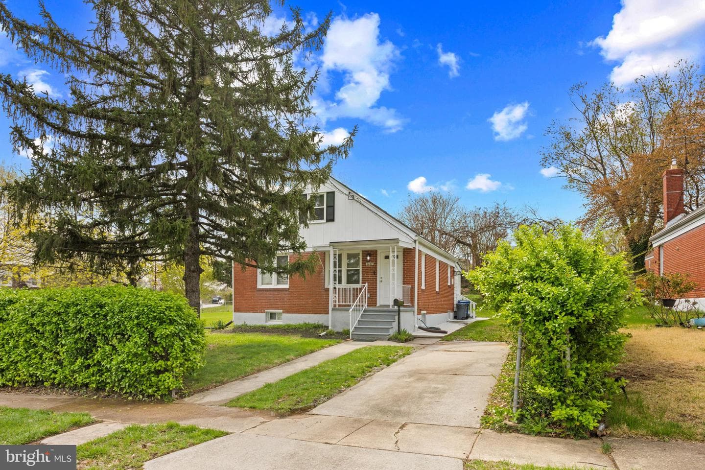 5427 Daywalt Avenue photo 1