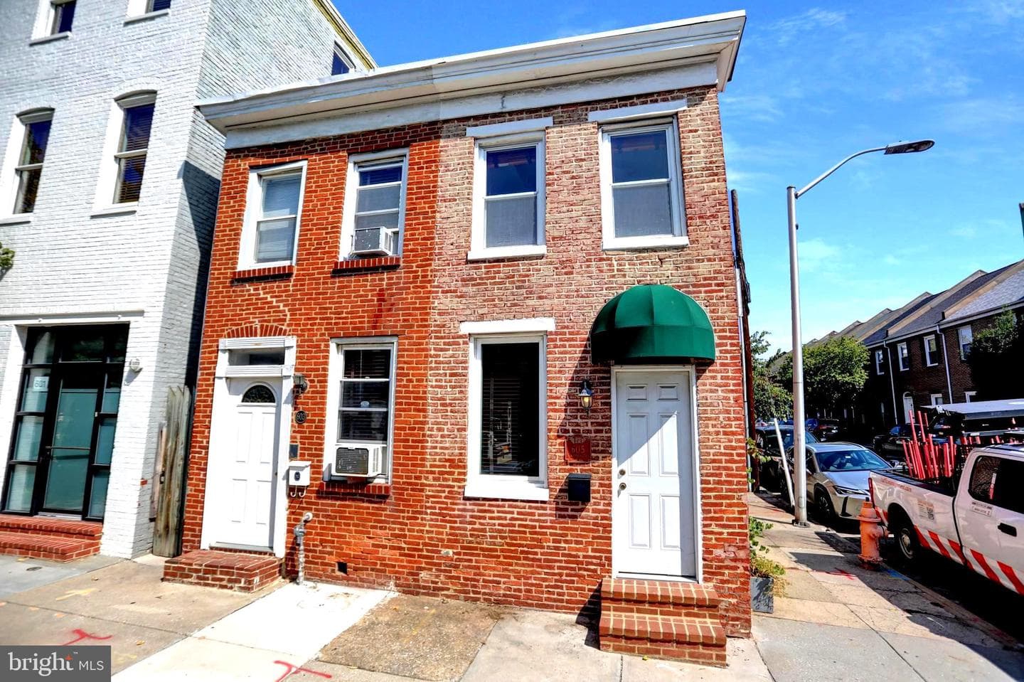 605 S Washington Street photo 1