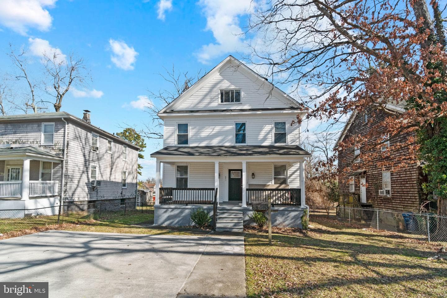 4811 Laurel Avenue photo 1