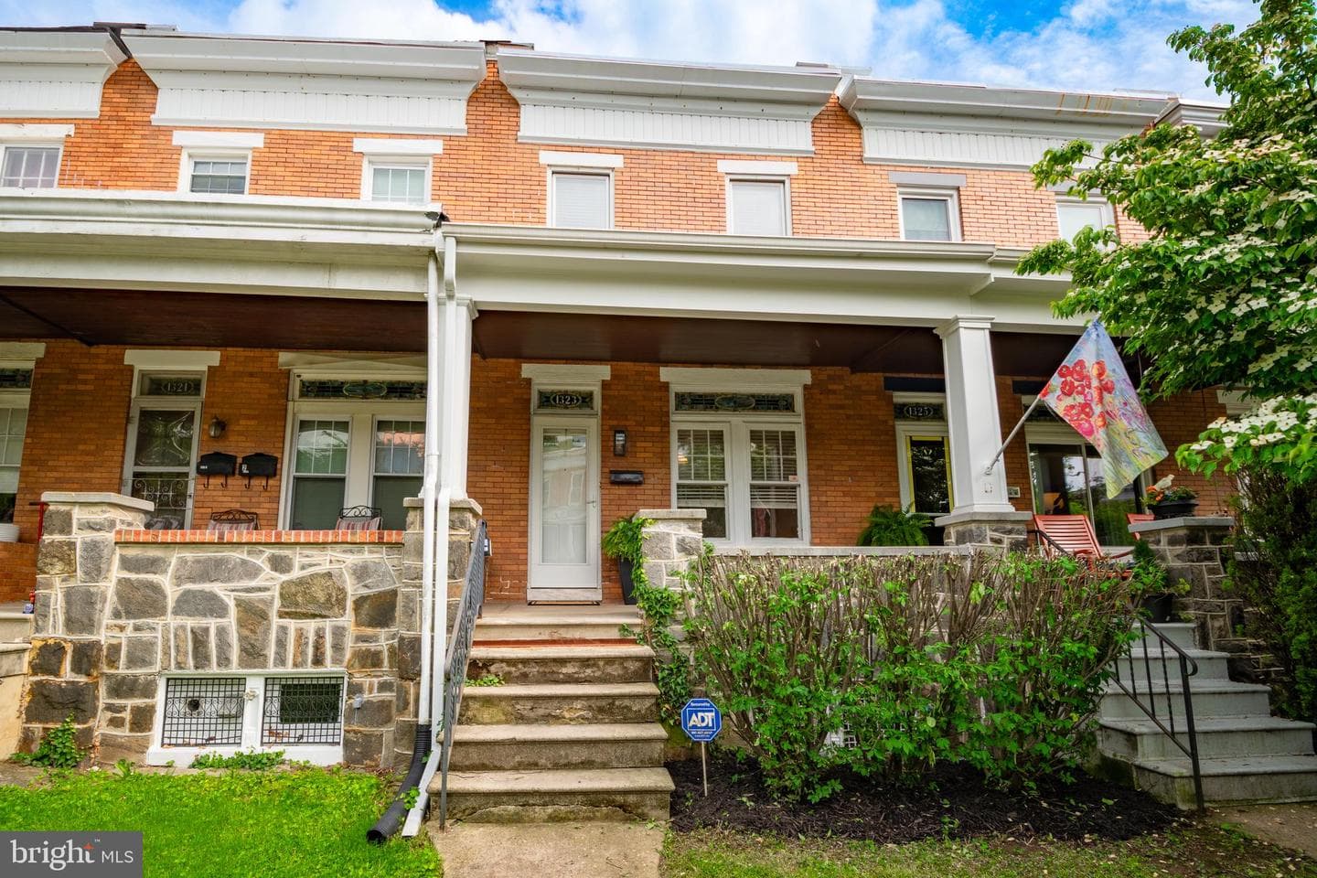 1323 W 41st Street photo 1