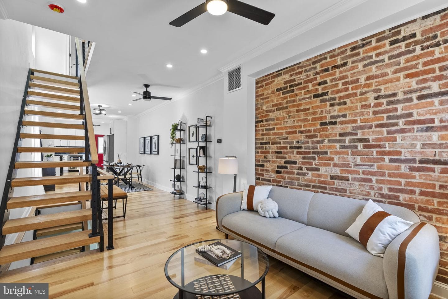 21 W Barney Street photo 1