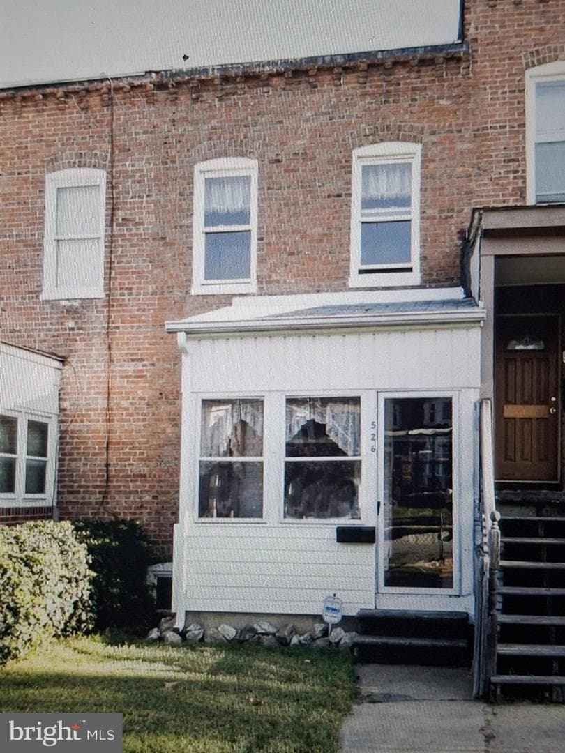 526 Maude Avenue photo 1
