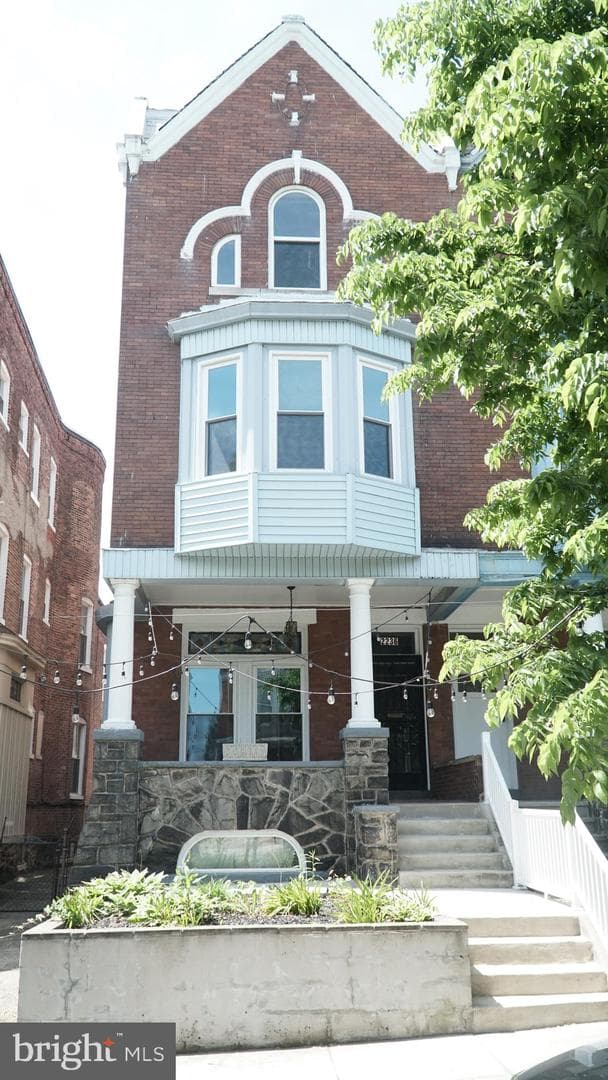 2236 Linden Avenue photo 1