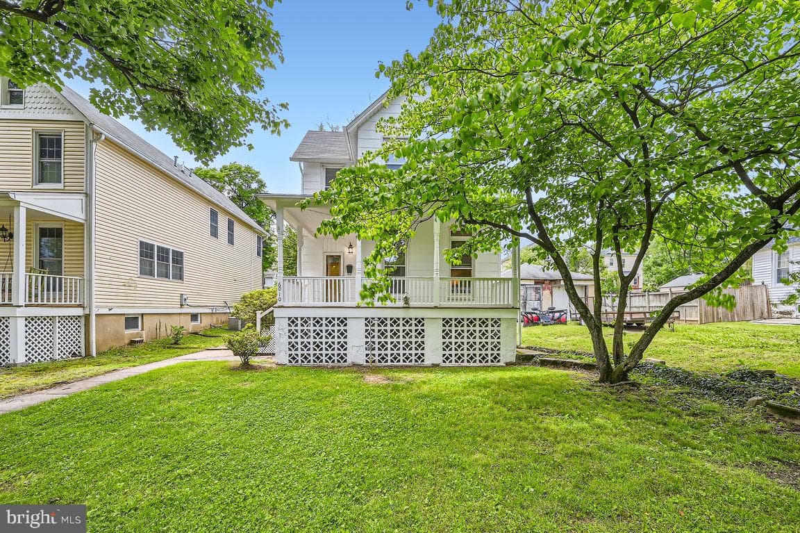6010 Henderson Avenue photo 1