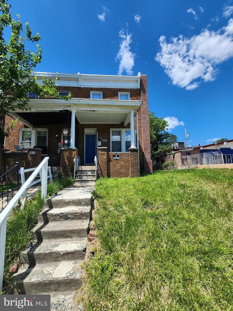 1528 N Monroe Street photo 1