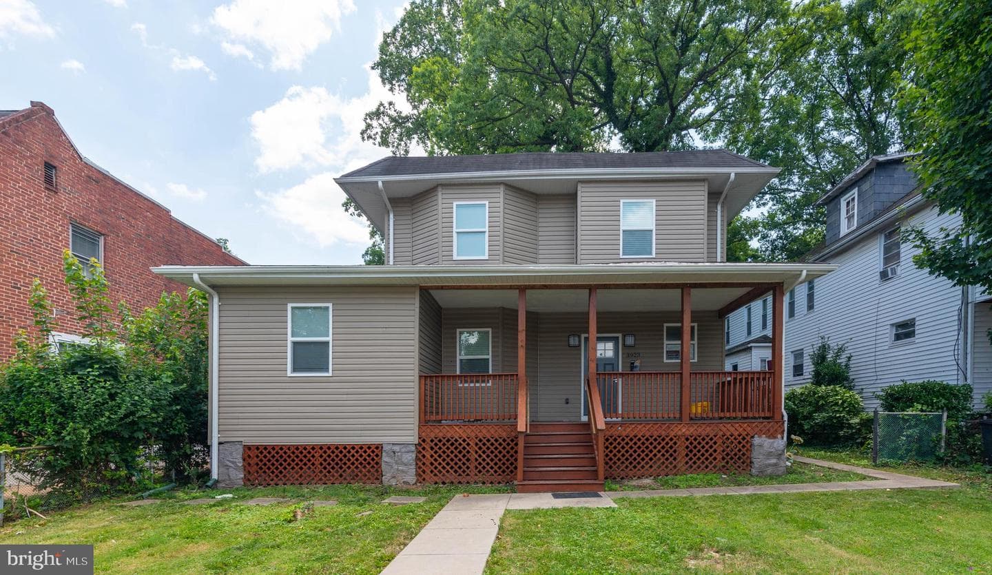 3923 Fairview Avenue photo 1