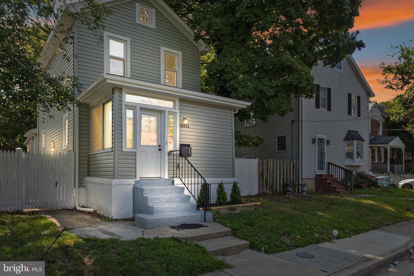 4042 6th Street photo 1