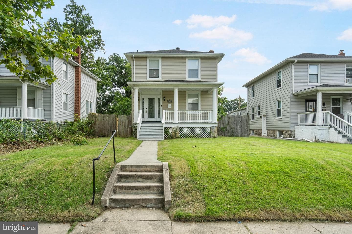 3713 Woodbine Avenue photo 1