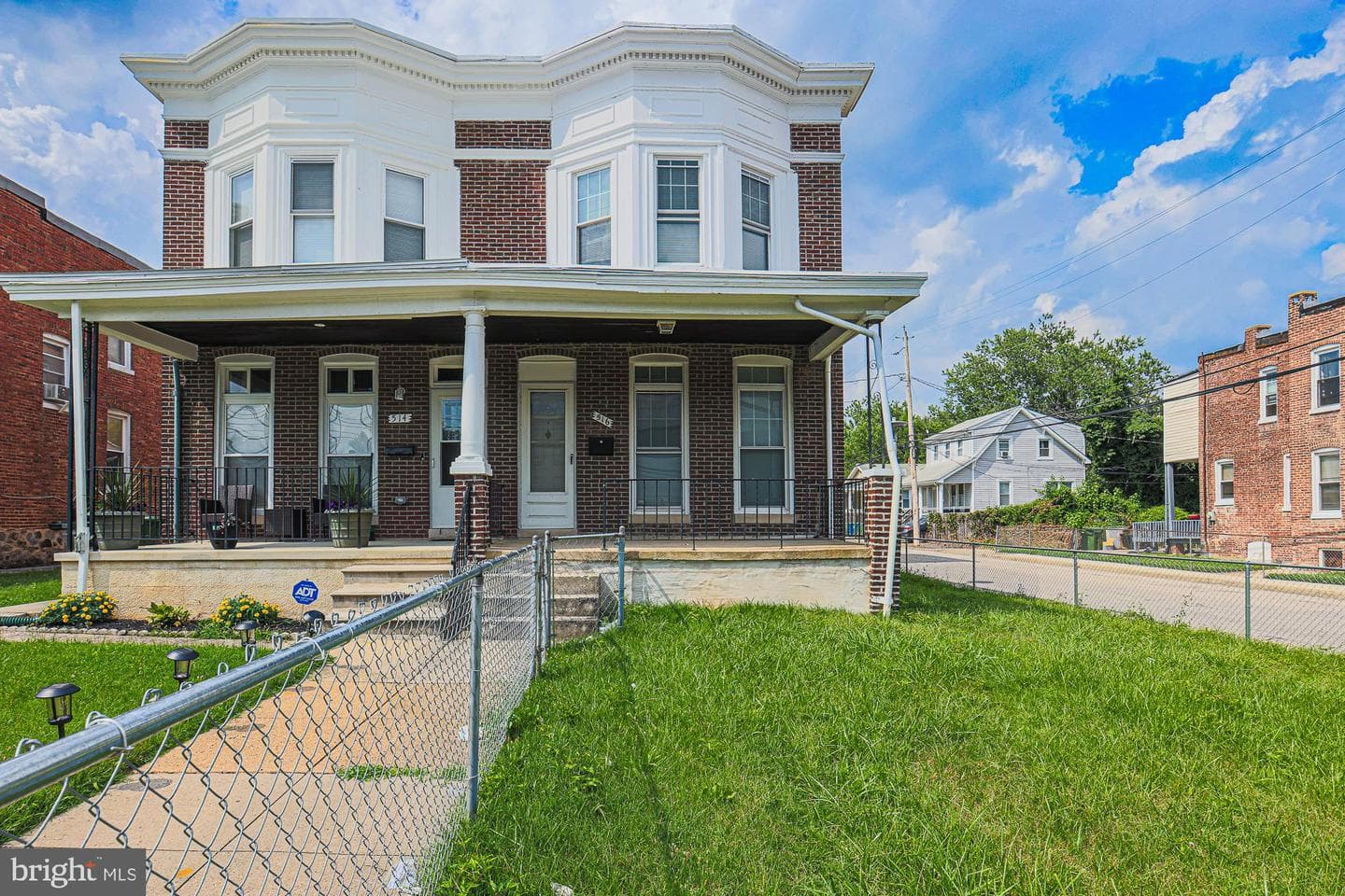 516 Woodbourne Avenue photo 1