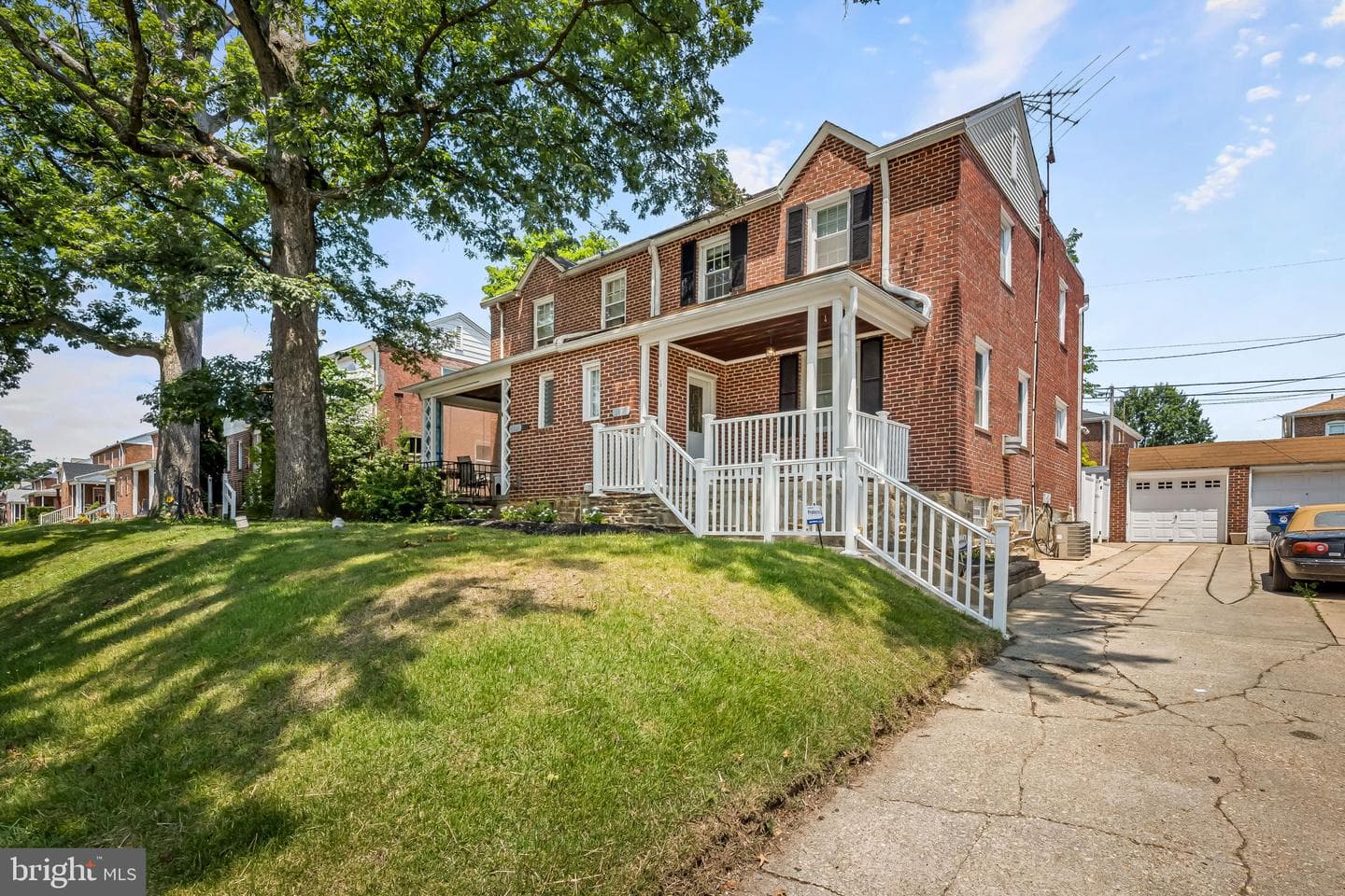 2828 Harview Avenue photo 1