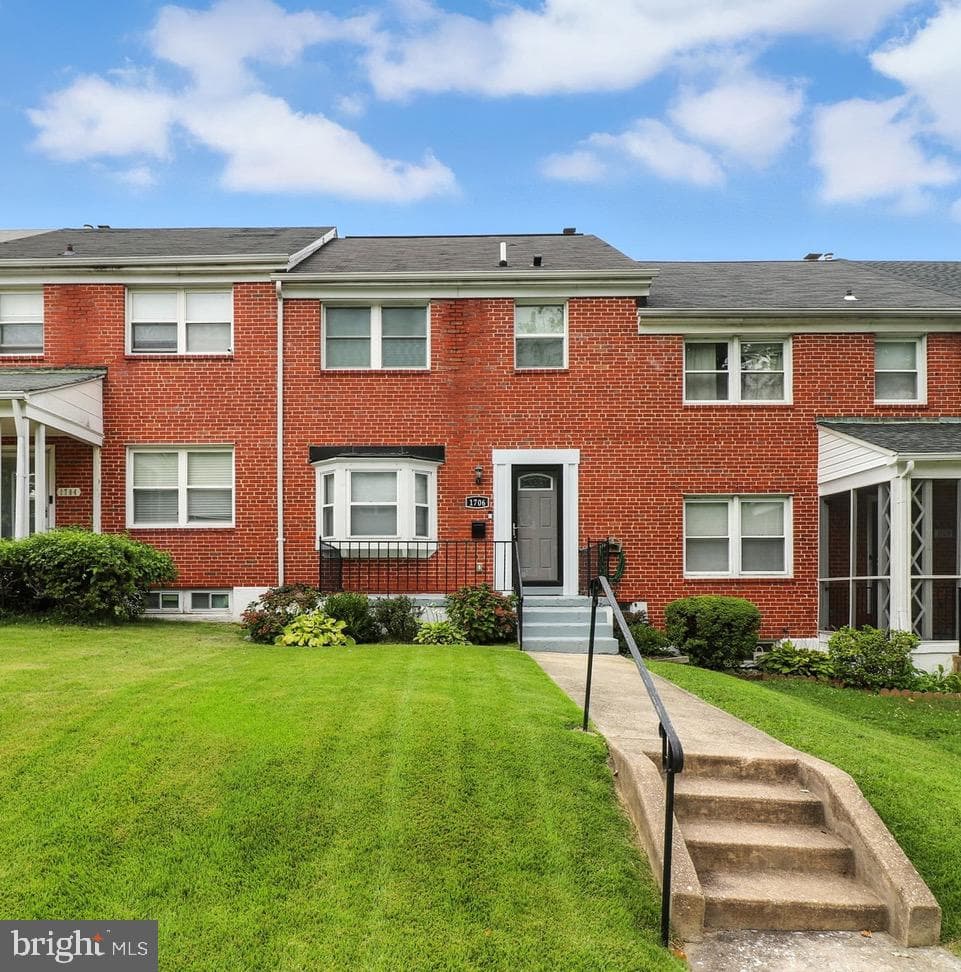 1706 Heathfield Road photo 1