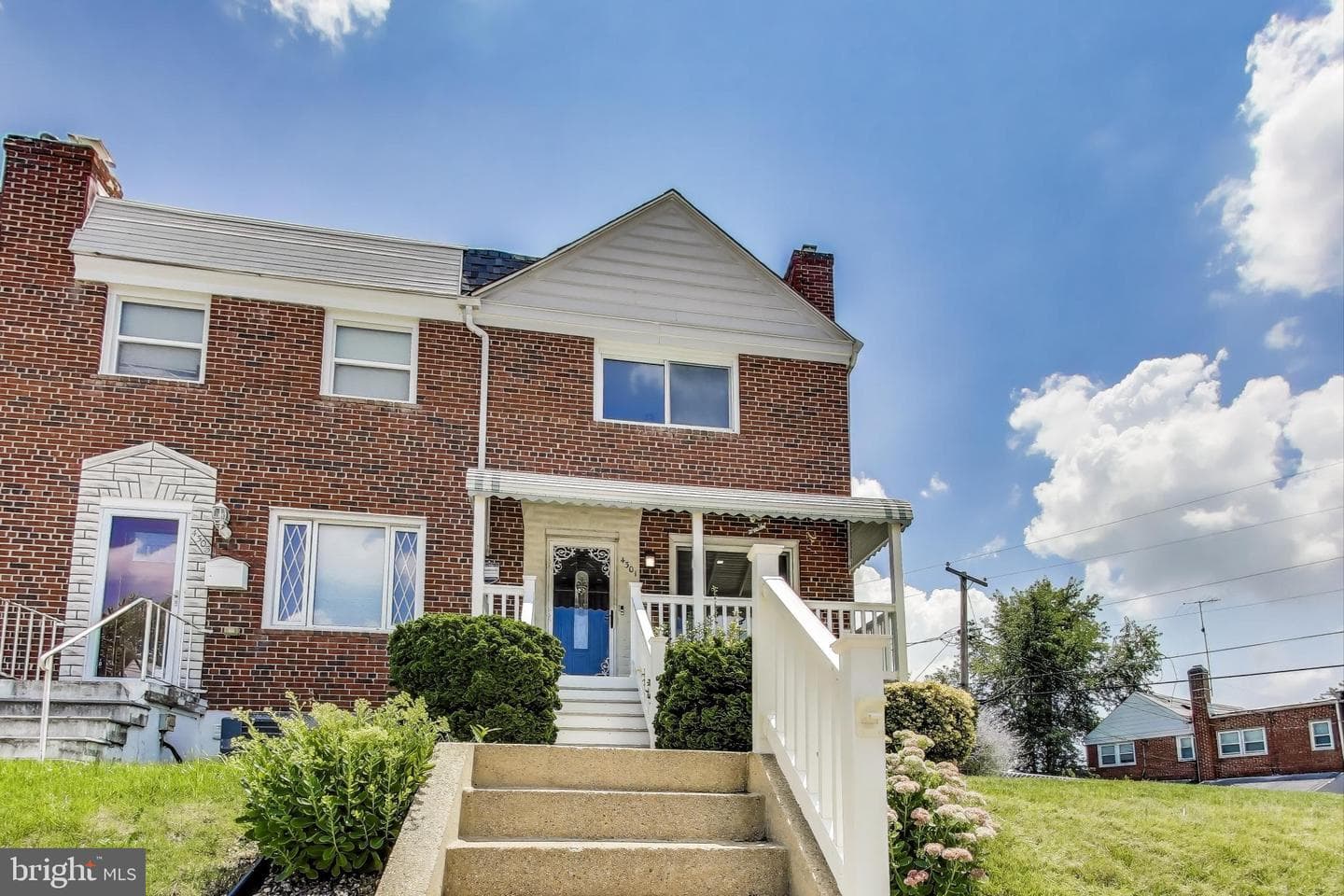 4301 Roberton Avenue photo 1