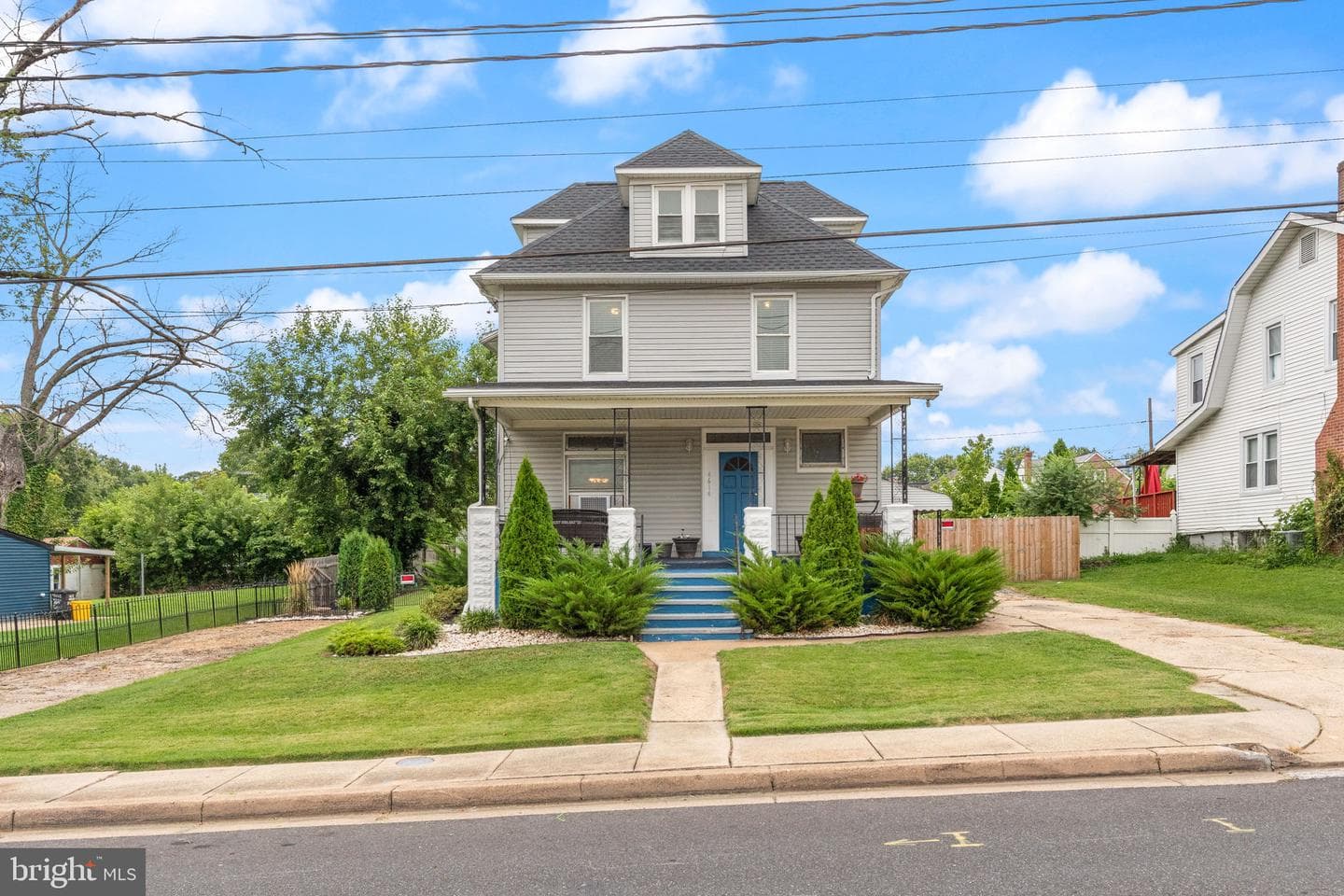 4614 White Avenue photo 1
