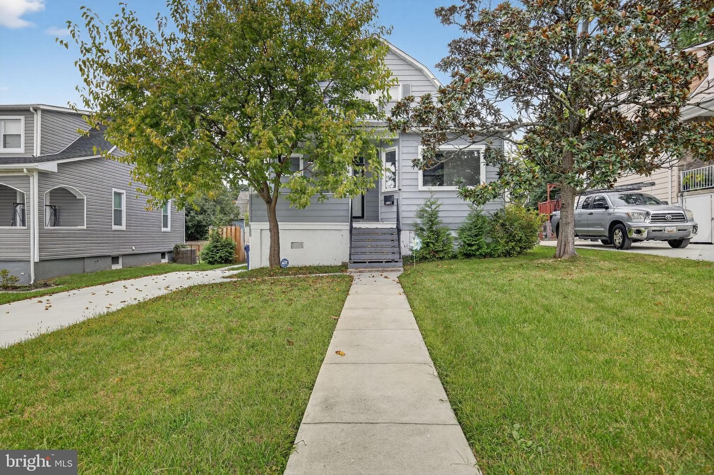 2810 Roselawn Avenue photo 1