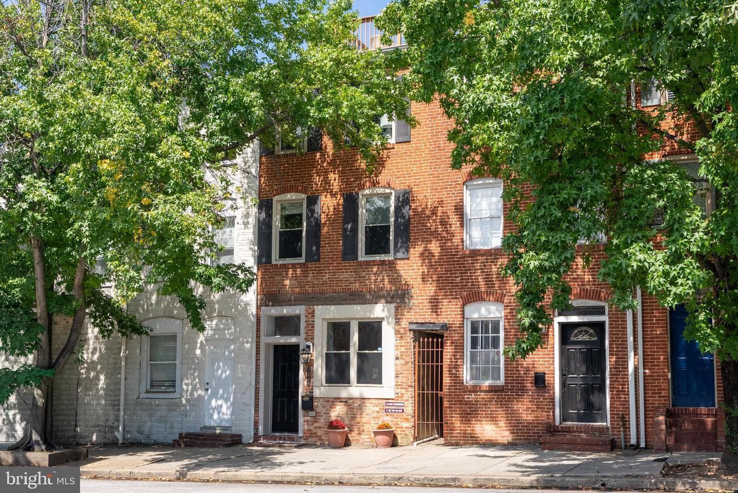 2204 Fleet Street photo 1