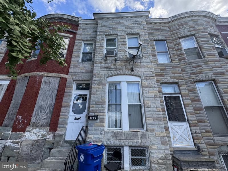 2863 Woodbrook Avenue photo 1