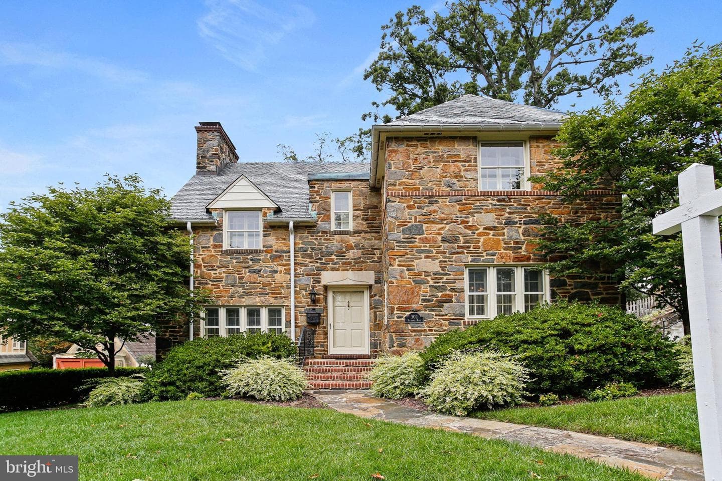 302 Tunbridge Road photo 1
