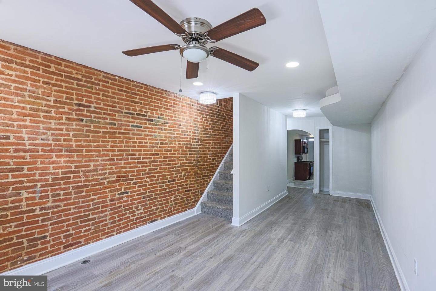 1241 Sargeant Street photo 1