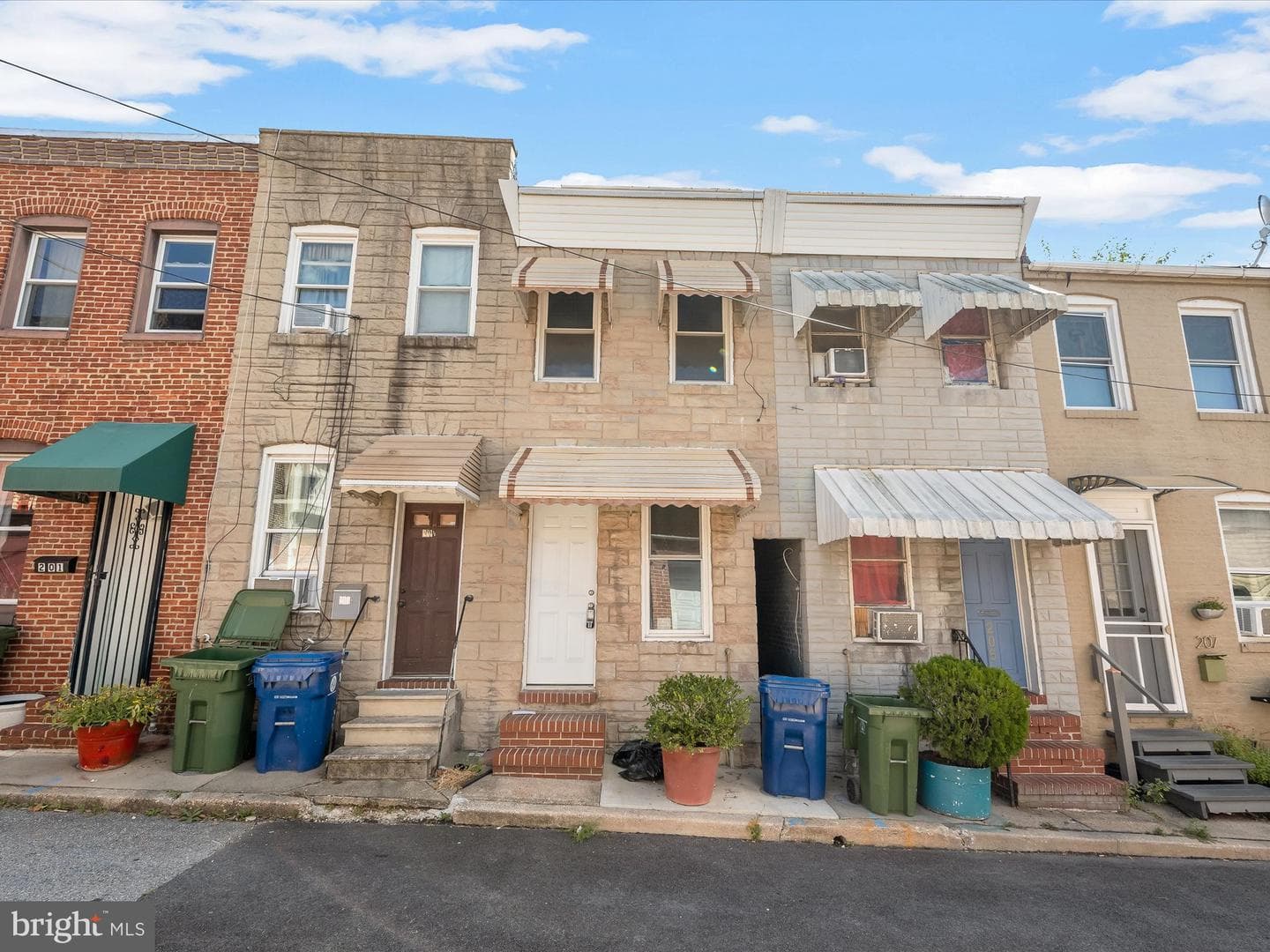 203 S Madeira Street photo 1