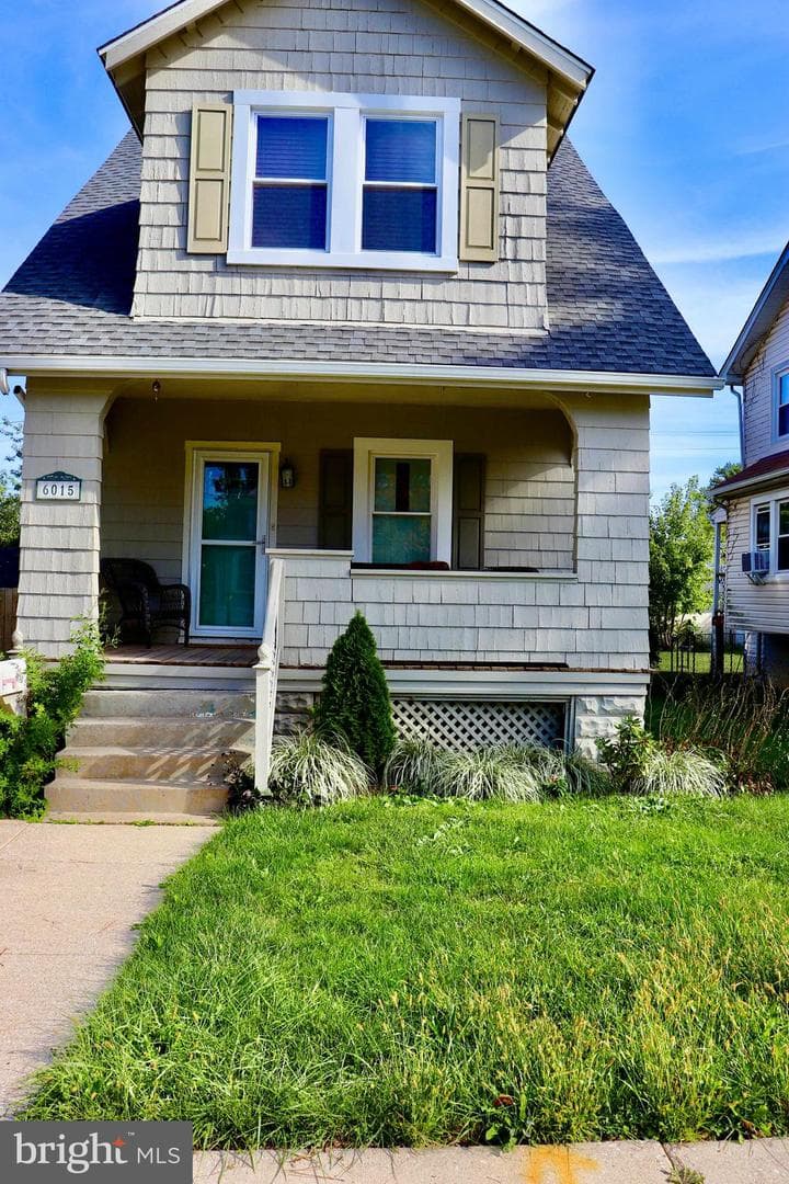 6015 Sefton Avenue photo 1