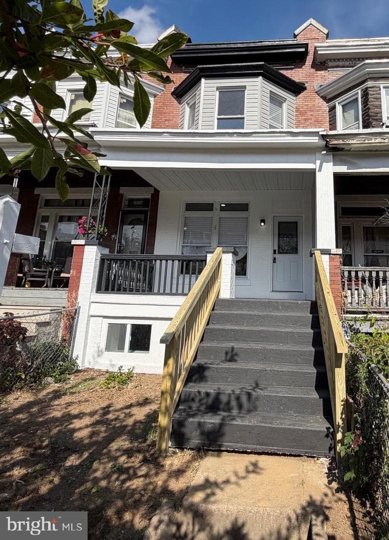 2924 Winchester Street photo 1