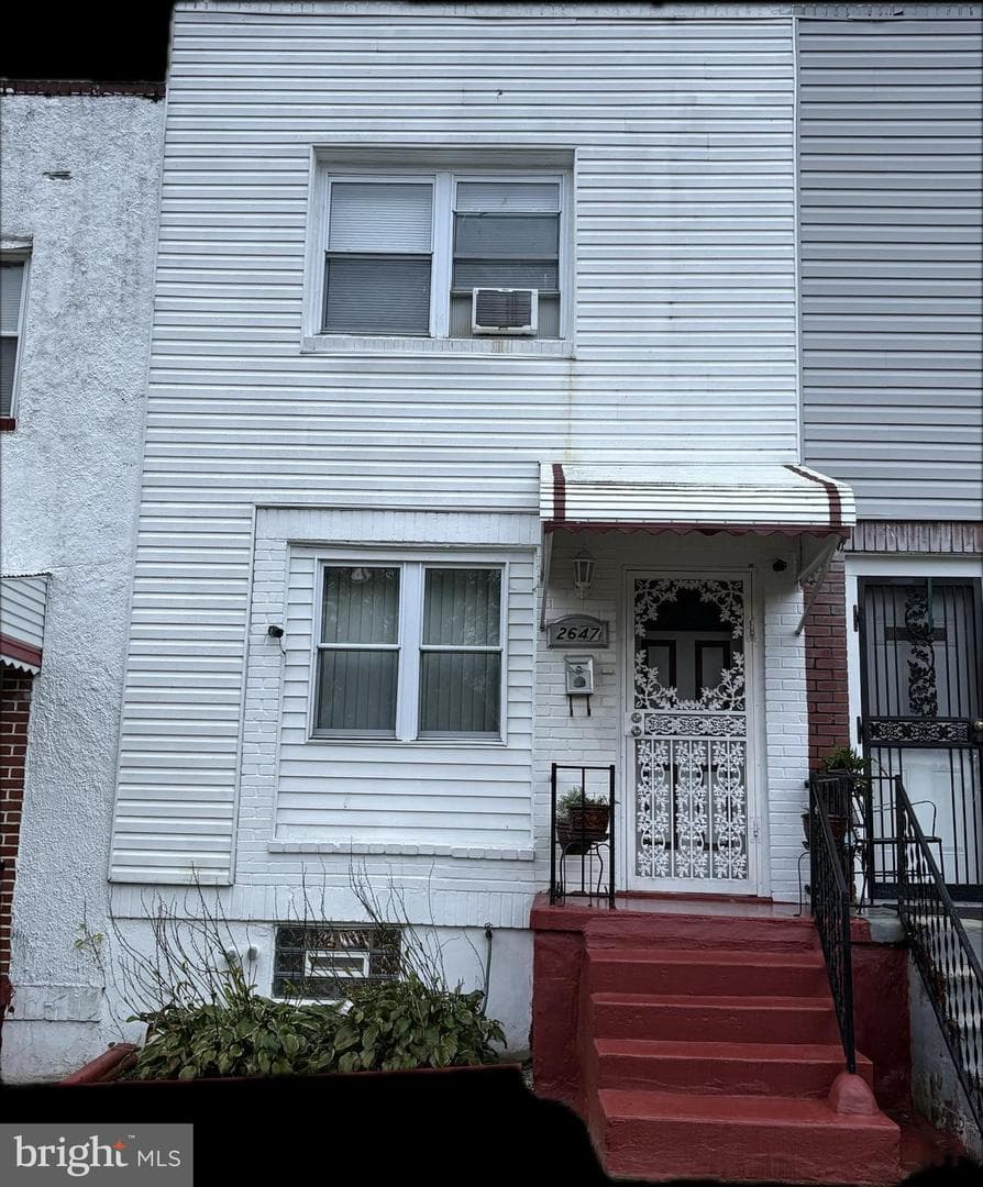 2647 Rayner Avenue photo 1