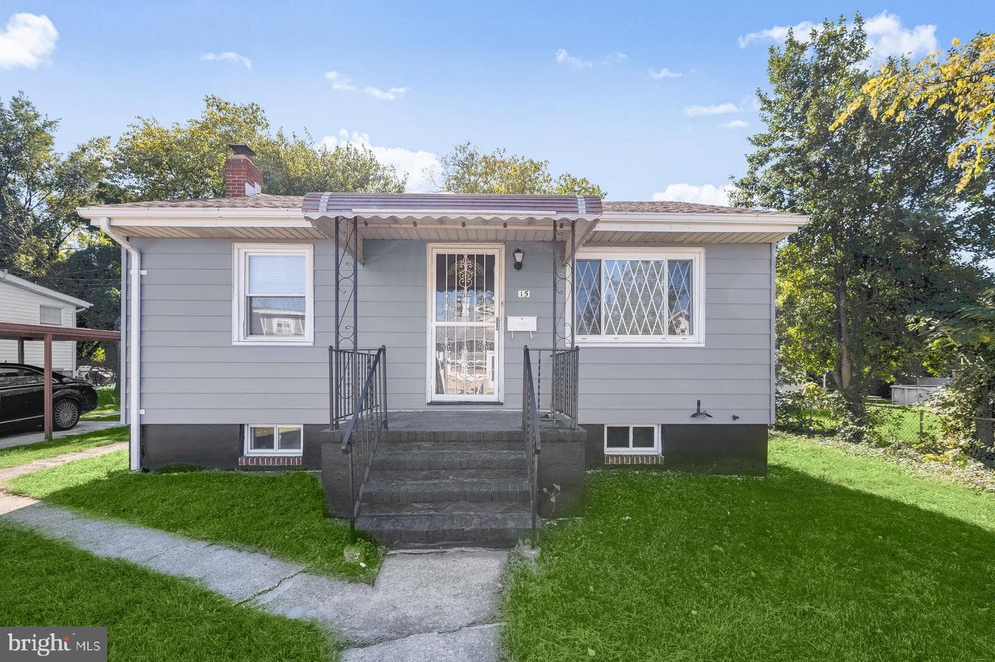 15 W Bristol Avenue photo 1