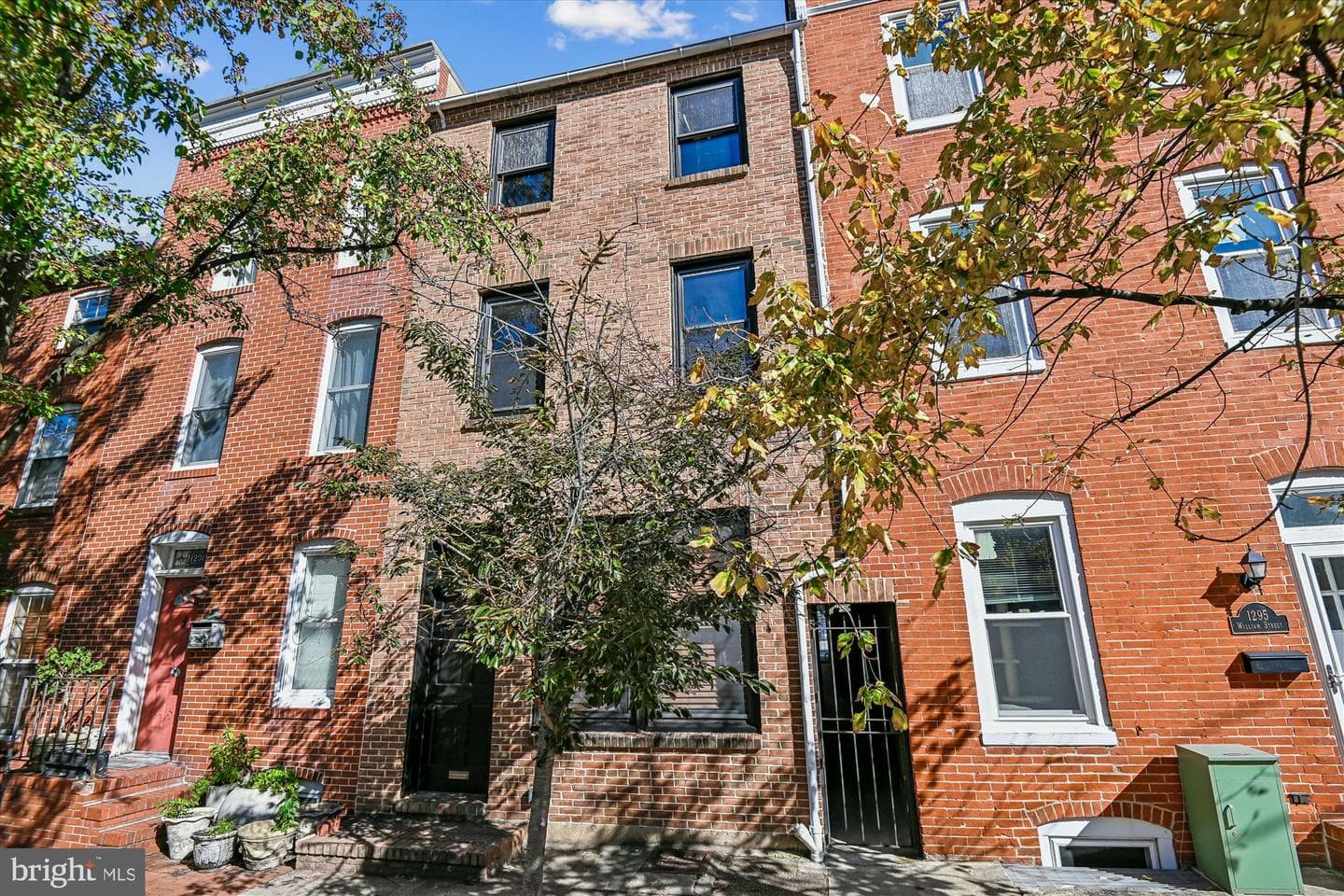 1293 William Street photo 1