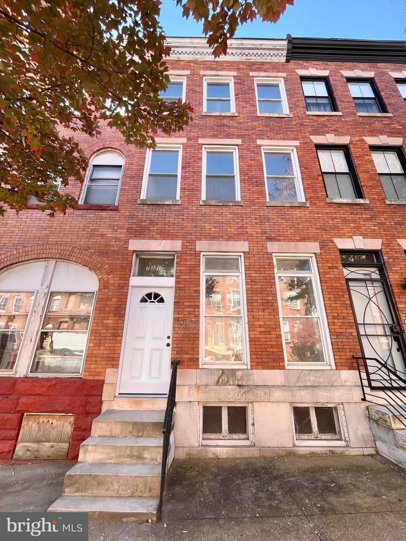 721 E 21st Street photo 1
