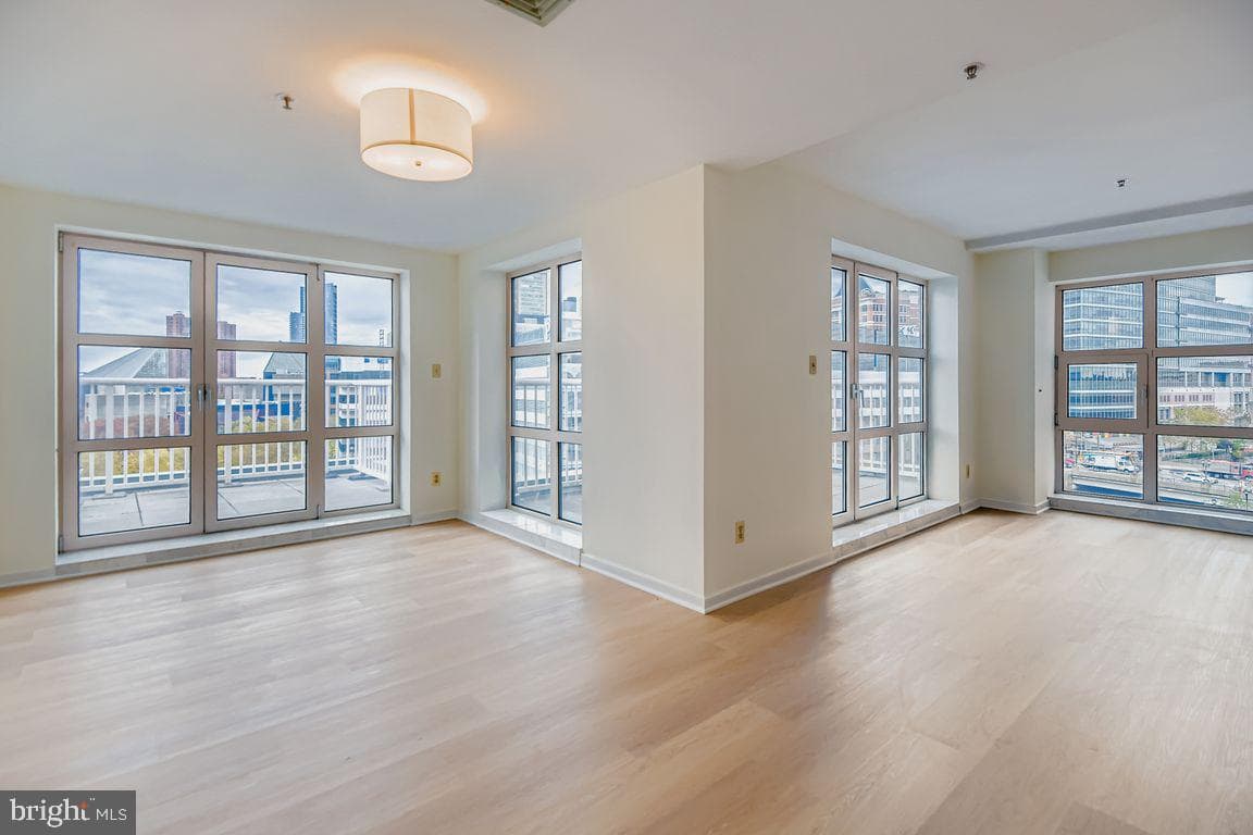 250 President Street #413 photo 1