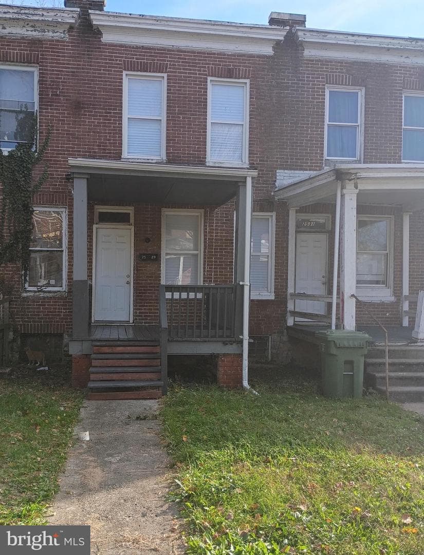 2529 Oswego Avenue photo 1