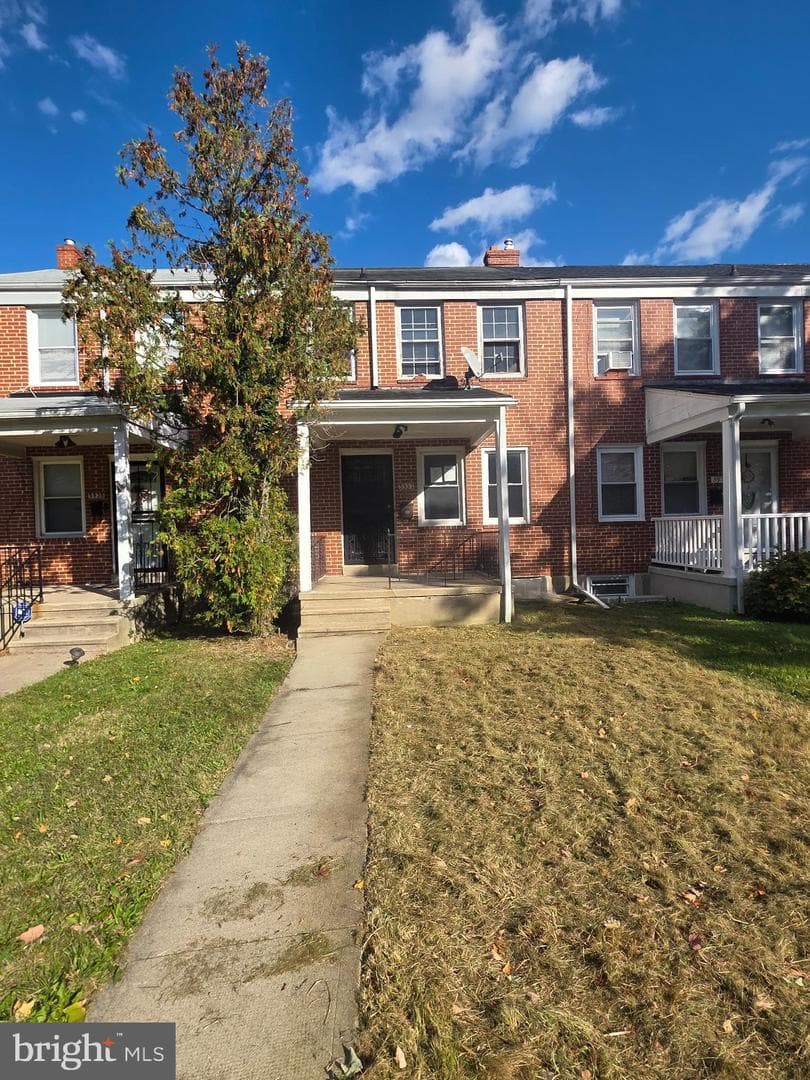 5933 Leith Walk photo 1