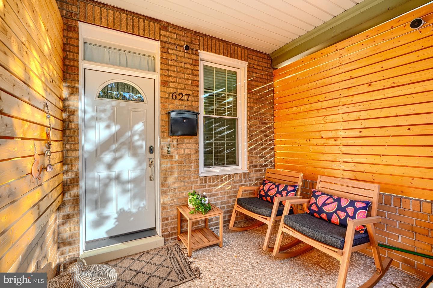 627 Grundy Street photo 1
