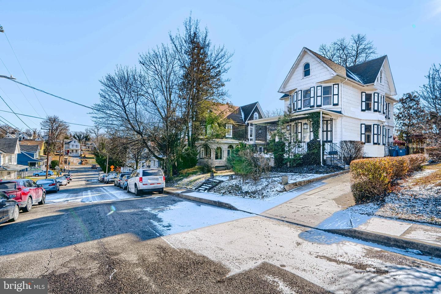 523 Rossiter Avenue photo 1